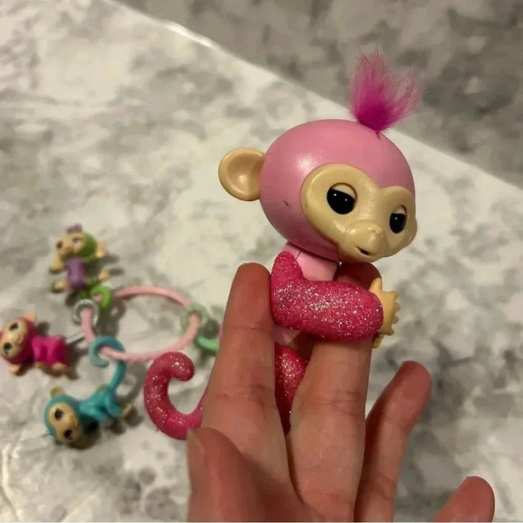 Assorted Fingerlings Lot- 5” pink glitter money and keychains. - Picture 2 of 3